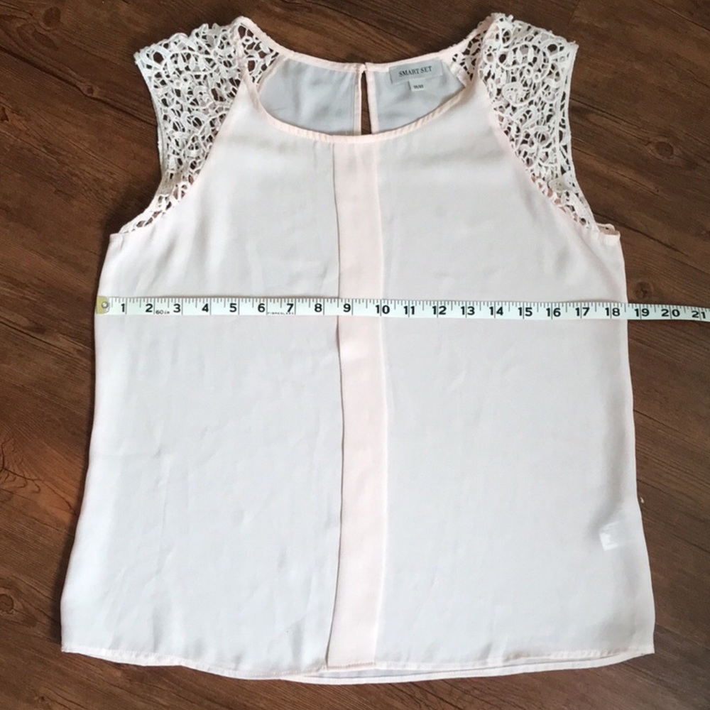 Smart Set Blouse - Picture 2 of 4